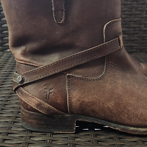 Frye Lindsay Plate Short Brown Distressed Boots - Picture 7 of 11